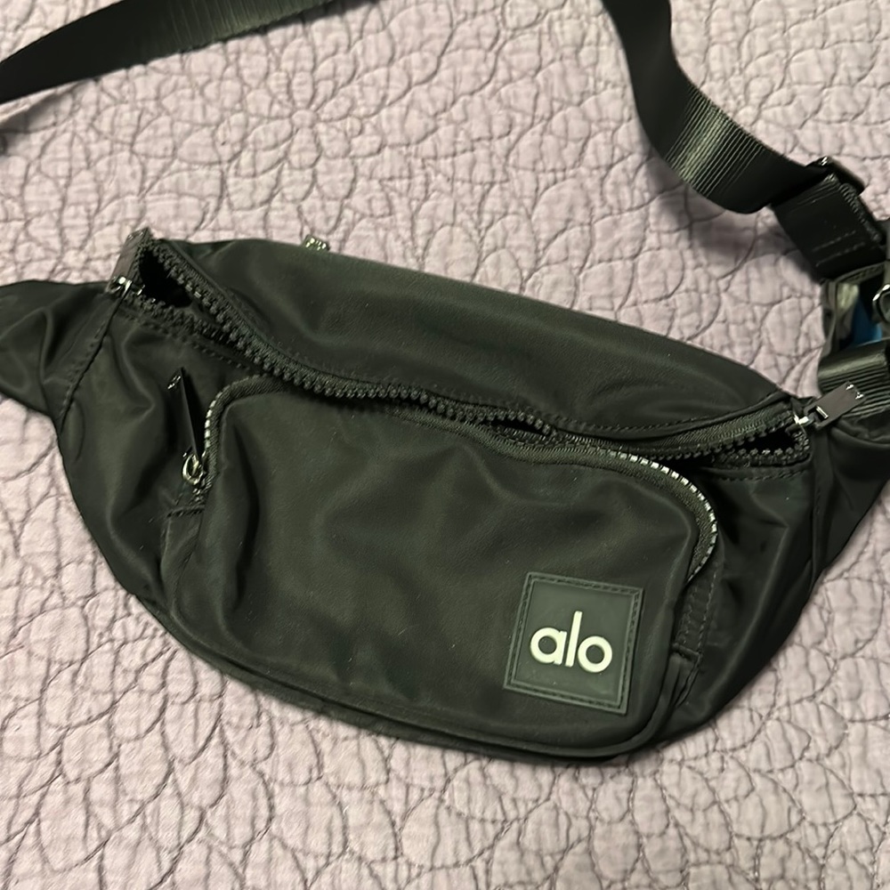 Alo belt bag